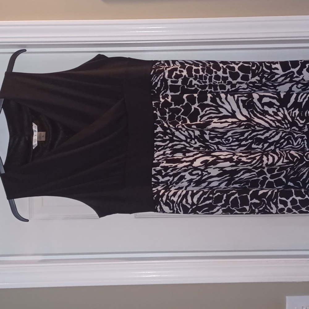 Dress - Picture 2 of 7